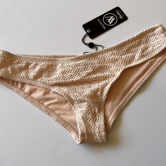 WILDFOX bikini bottoms  - Picture 3 of 7